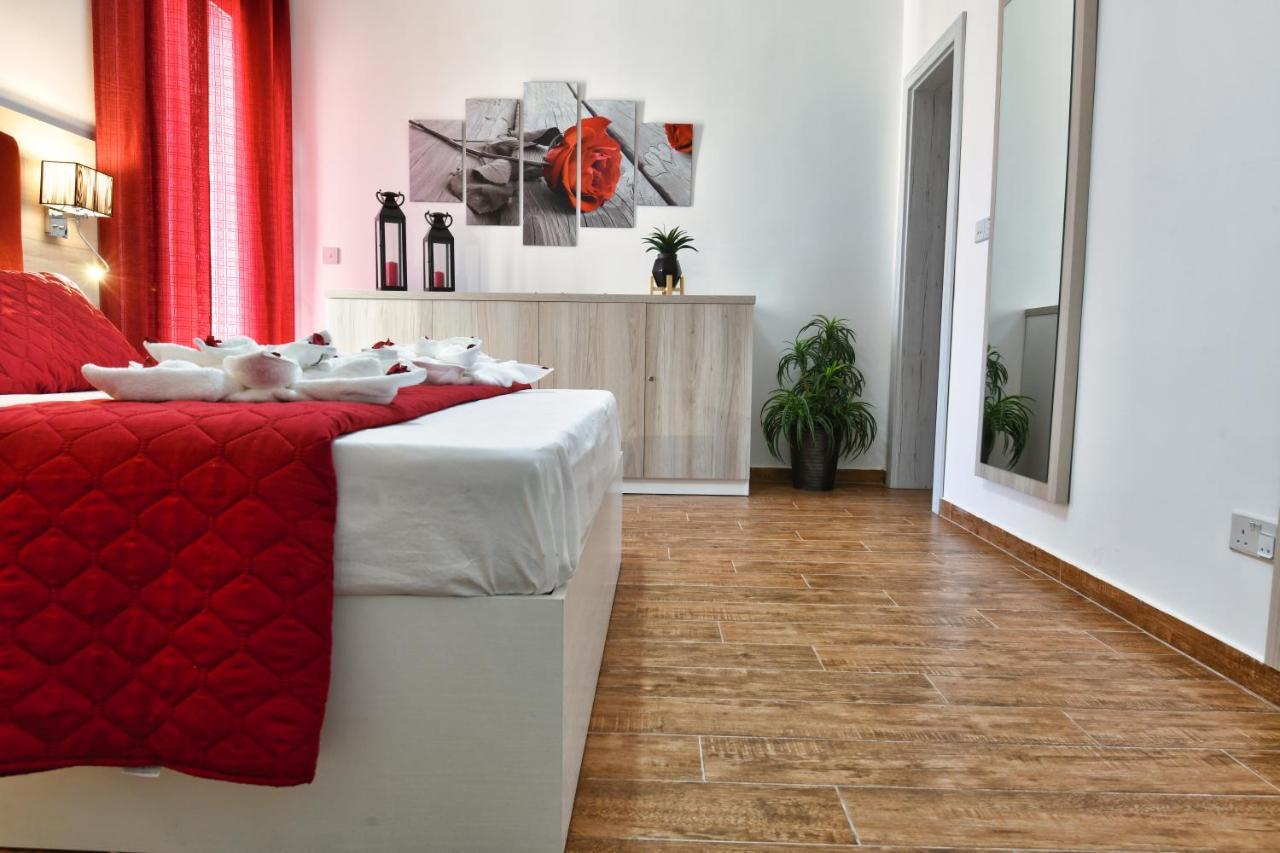 A Bed Of Roses Apartment Marsalforn Exterior photo